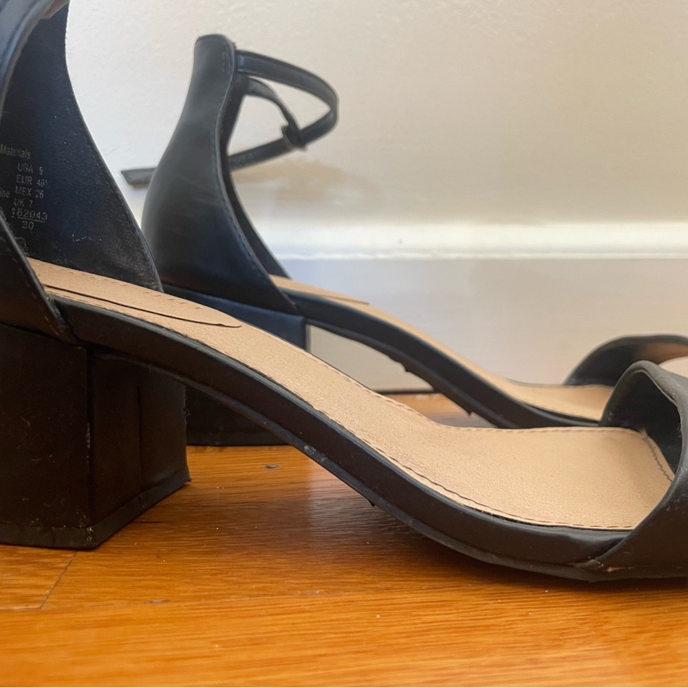 Short black heeled sandal